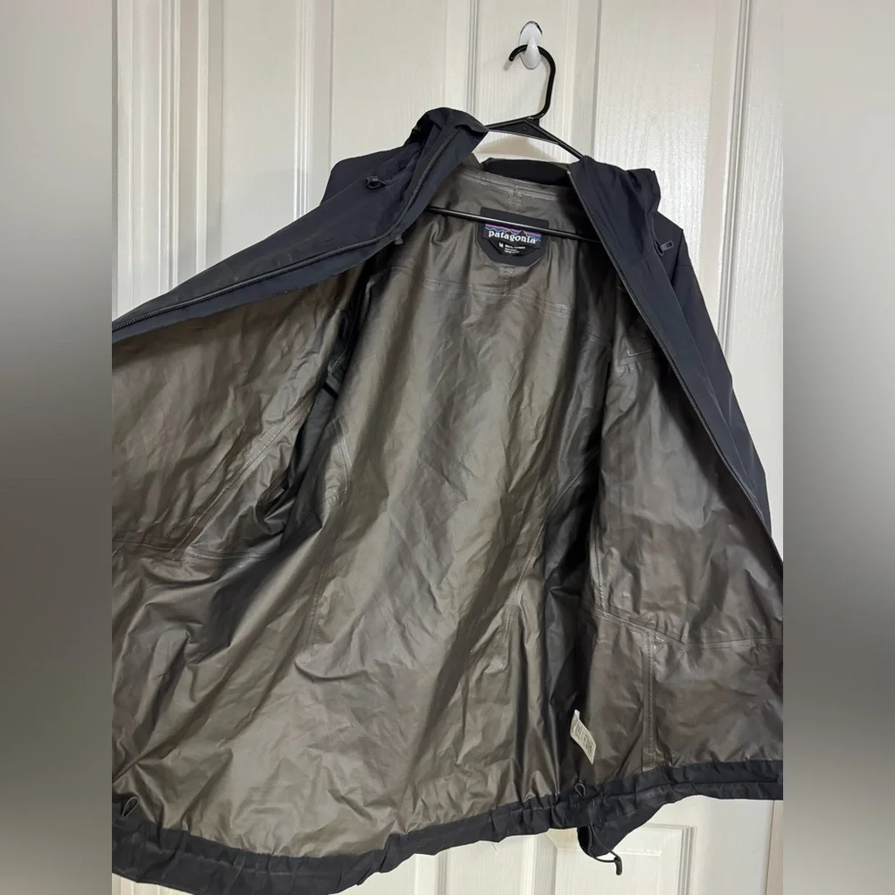 Patagonia M’s Super Cell Jacket – GORE-TEX Paclite® – Size M – Black - Picture 8 of 16